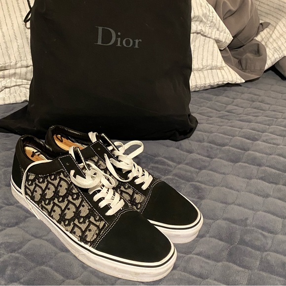 Custom made Vans with matching backpack - Picture 1 of 3